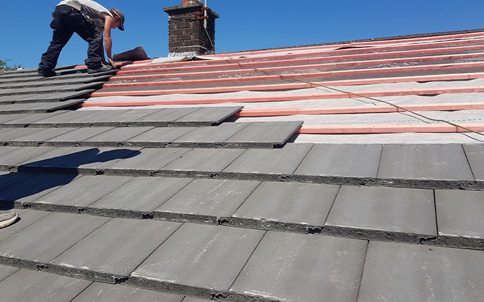 Pose et remplacement de tuile, ardoise et zinc à Neuilly-sur-Seine (92200)  - Berthaux Couverture intervient dans les Hauts-de-Seine (92)